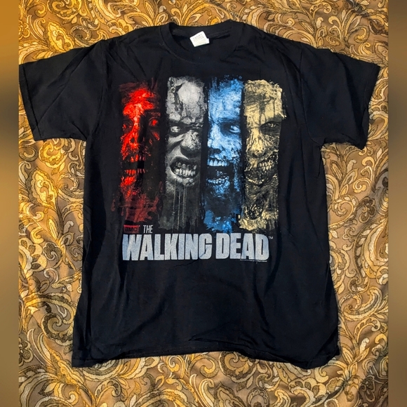 The Walking Dead T-shirt 🖤 ♥️ 💙💛 - Picture 1 of 4